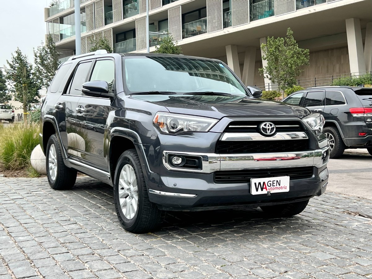 TOYOTA 4 RUNNER LIMITED 4x4 2022 ÚNICO DUEÑO - FULL MOTOR