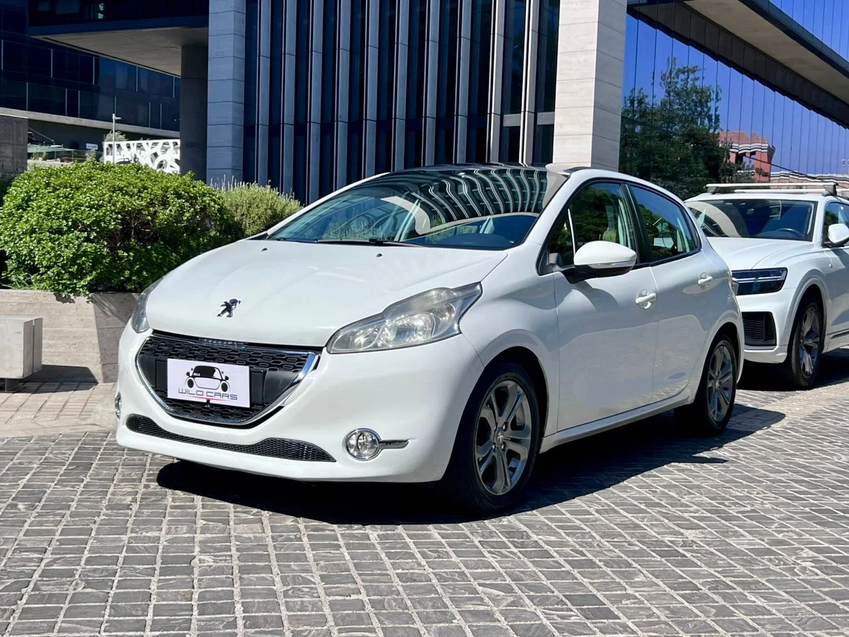 PEUGEOT 208 ALLURE HDI 1.4 2015  - Wild Cars