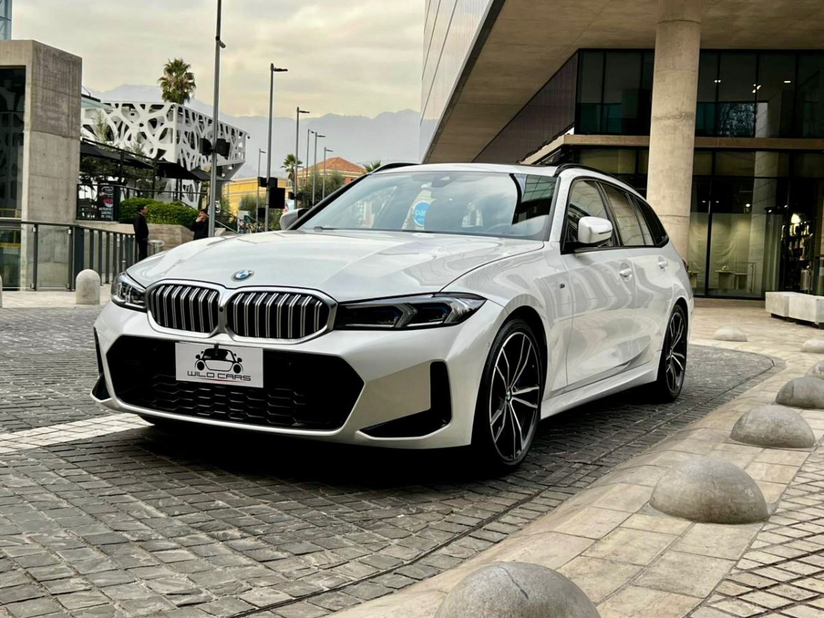 BMW 330 TOURING M 2025 GARANTÍA DE FÁBRICA VIGENTE UN DUEÑO - FULL MOTOR