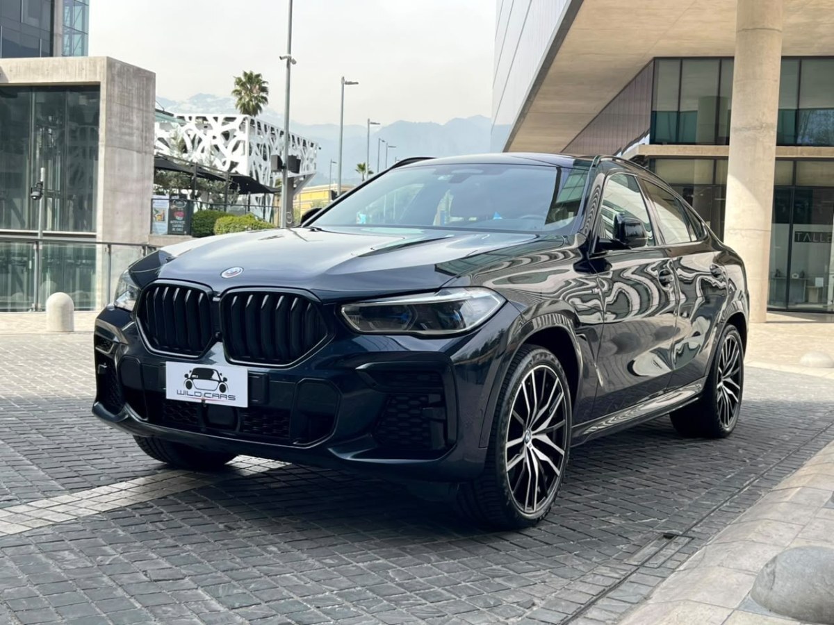 BMW X6 M50i xDRIVE 4.4 2023 GARANTÍA DE FÁBRICA VIGENTE - FULL MOTOR